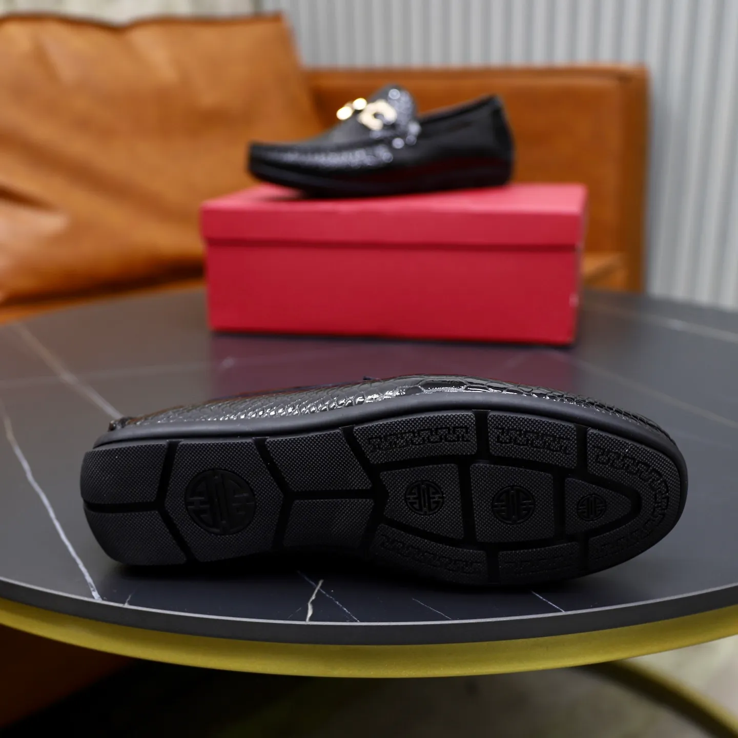 Men's men's shoes 💰462💰🙅‍♂️🙅‍♂️🙅‍♂️Niuli Brand: Ferragamo Standard code: Men's code 38/44 (45 customized) Grade: Same style as the official website Material: Original imported cowhide leather lining Original wear-resistant lightweight outsole Style category: Men's casual slip-on shoes Doudou shoes Noble luxury brand elements, top luxury color: actual picture color